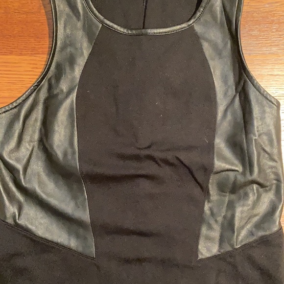 Athlete black dress - Picture 2 of 2